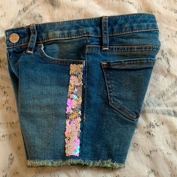 5/$15 Flip sequinned stretch mini shorts size 5 with invisible adjustable waist - Picture 6 of 9